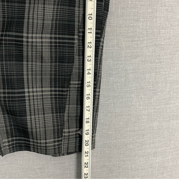 Columbia Omni-Shade Shorts Lightweight Casual Bermuda Length Gray Plaid - Picture 13 of 13